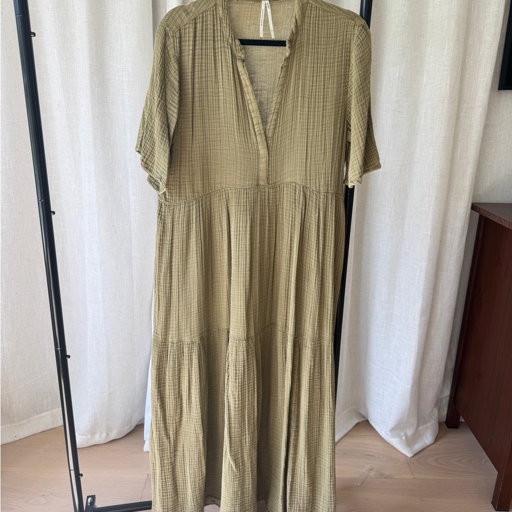 Kallie Flowy Maxi Dress in Softened Sage